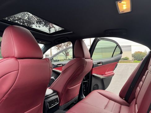 Used 2019 Lexus IS 300 F Sport image 34