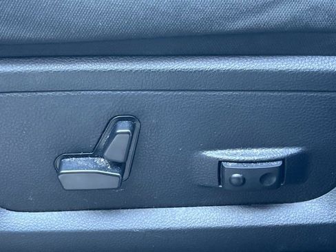 Used 2024 RAM 2500 Big Horn image 31