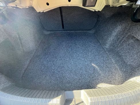 Used 2025 Volkswagen Jetta SE image 31