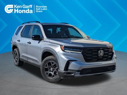 New 2025 Honda Pilot TrailSport