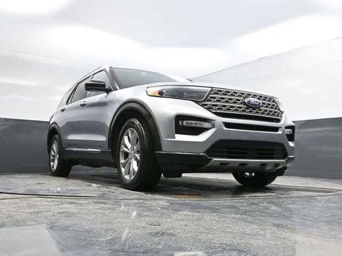 Used 2023 Ford Explorer Limited image 40