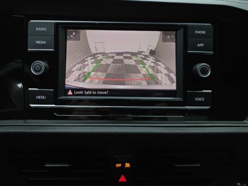 Used 2022 Volkswagen Jetta SE FWD image 25