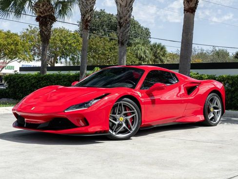 Used 2022 Ferrari F8 Tributo image 2
