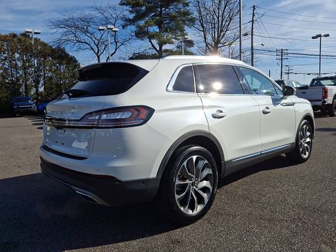 Used 2022 Lincoln Nautilus Reserve w/ Equipment Group 201A image 10