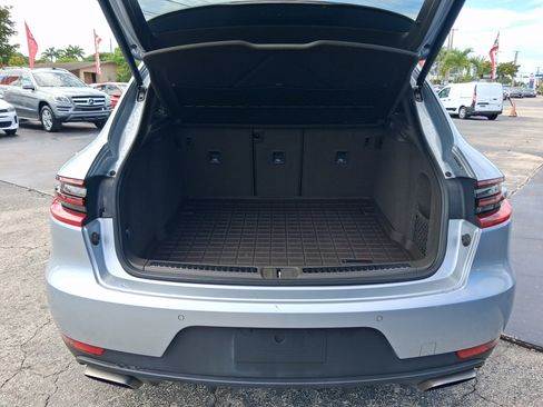 Used 2017 Porsche Macan AWD/4WD image 29