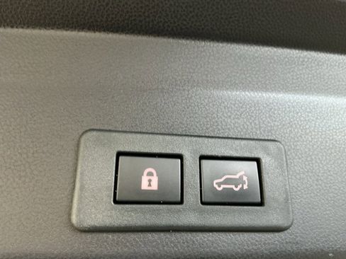 Used 2023 Subaru Ascent Touring image 34