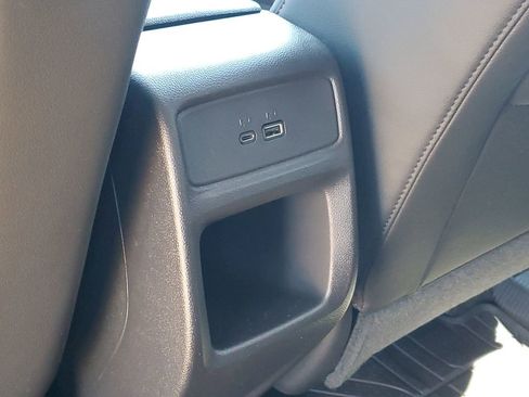 Used 2025 Chevrolet Trax RS w/ Sunroof Package FWD image 31
