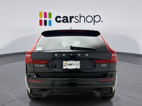 Used 2025 Volvo XC60 B5 Plus AWD/4WD image 4