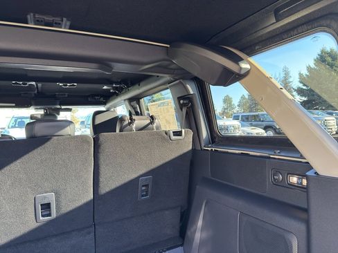 New 2025 Ford Bronco Outer Banks image 8