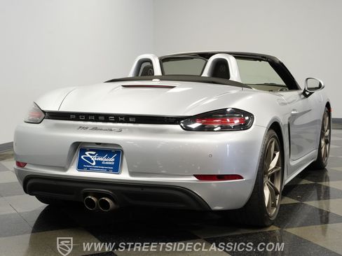 Used 2017 Porsche 718 Boxster S RWD image 11