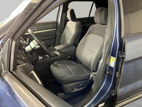 Used 2018 Ford Explorer XLT FWD image 21