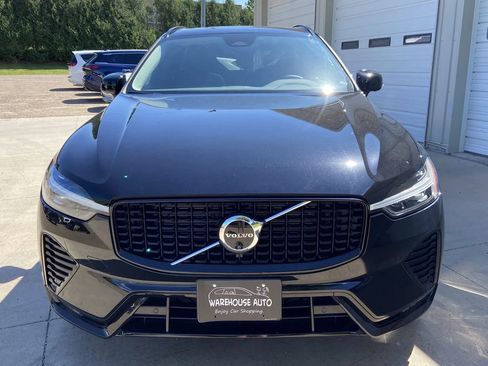 Used 2025 Volvo XC60 B5 Plus AWD/4WD image 3