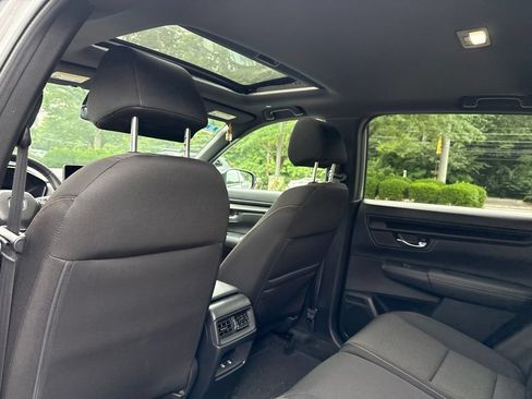 Used 2025 Honda CR-V Sport image 11