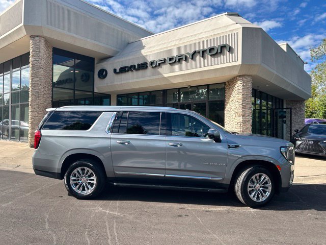Used 2023 GMC Yukon XL SLT w/ SLT Premium Package AWD/4WD image 8