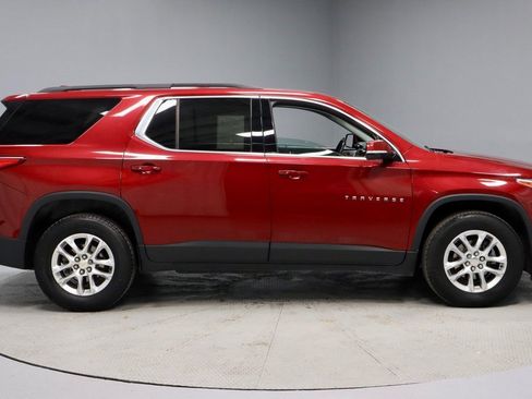 Used 2020 Chevrolet Traverse LT image 6