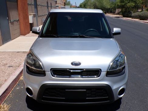 Used 2012 Kia Soul FWD image 2