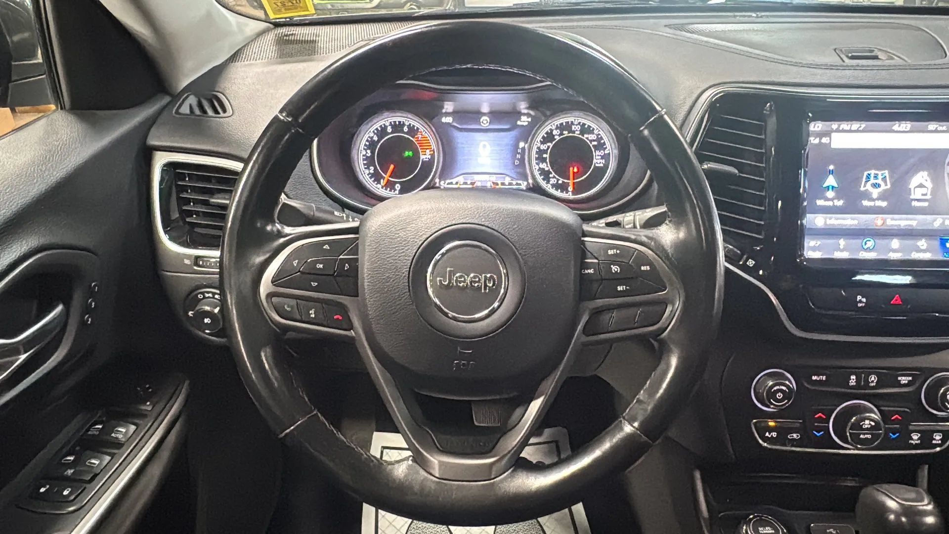 Used 2019 Jeep Cherokee Limited AWD/4WD image 36