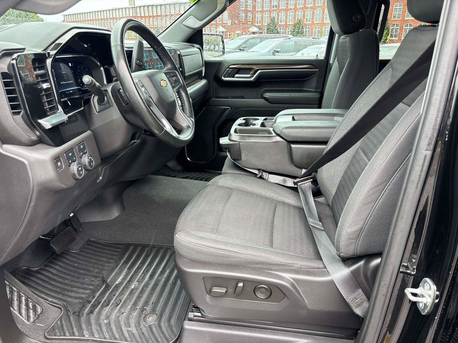 Used 2023 Chevrolet Silverado 1500 LT AWD/4WD image 9