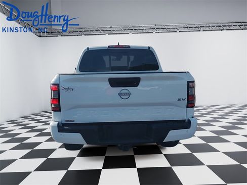 Used 2024 Nissan Frontier SV w/ SV Convenience Package image 4
