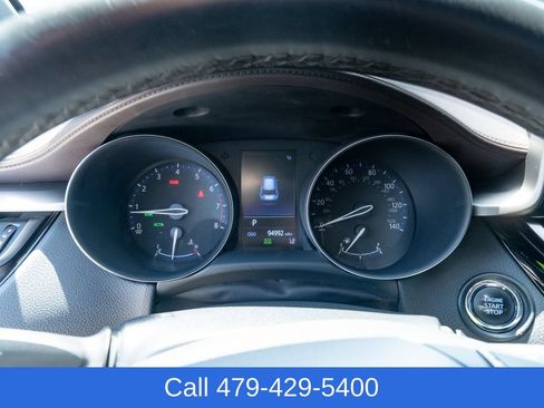 Used 2019 Toyota C-HR Limited FWD image 21