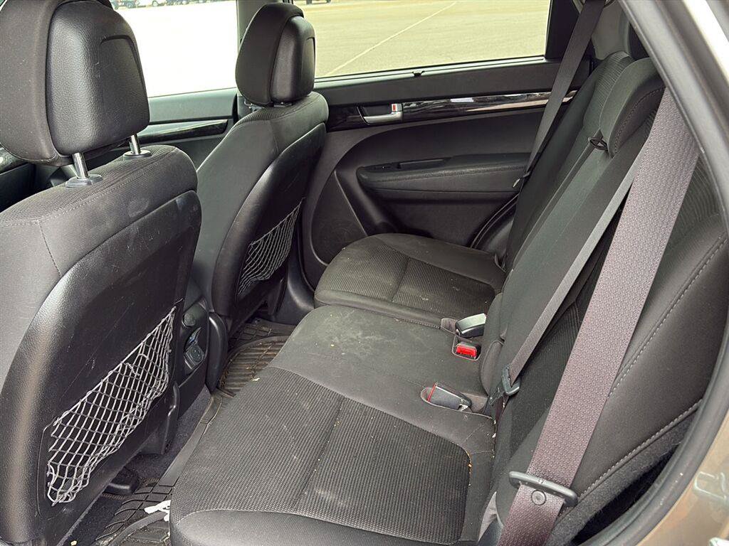 Used 2015 Kia Sorento LX FWD image 6