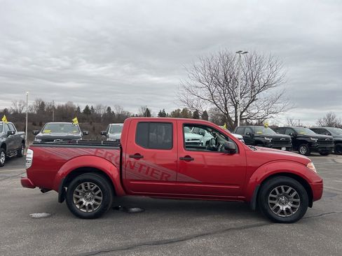 Used 2012 Nissan Frontier SV w/ Sport Appearance Pkg image 3