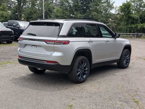 New 2026 Jeep Grand Cherokee Limited AWD/4WD image 3