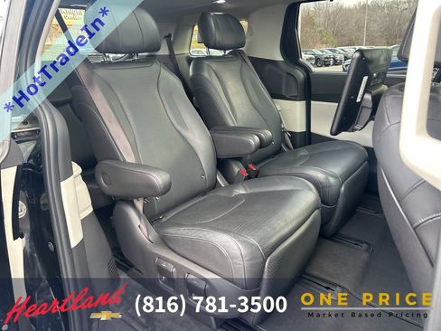 Used 2022 Kia Carnival SX Prestige image 48
