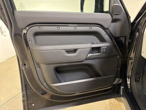 Used 2025 Land Rover Defender 110 S AWD/4WD image 9