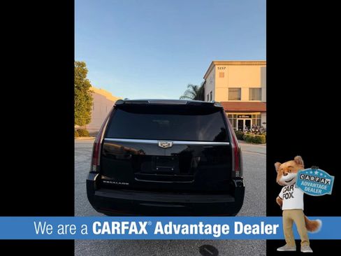 Used 2015 Cadillac Escalade Luxury AWD/4WD image 32