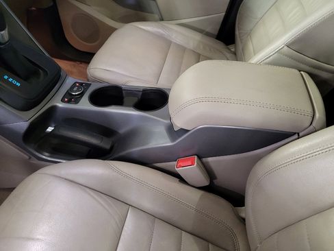 Used 2015 Ford Escape SE w/ Equipment Group 201A FWD image 26