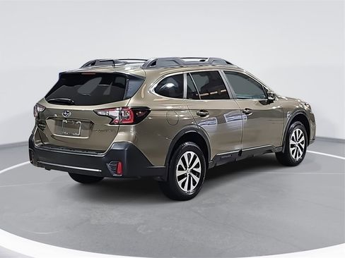 Used 2021 Subaru Outback Premium image 5