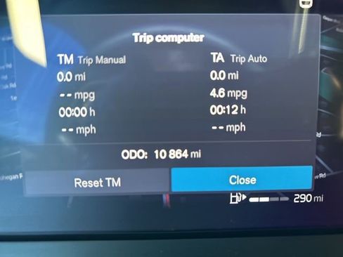 Used 2025 Volvo XC40 B5 Plus image 20