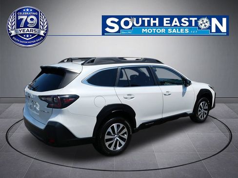 Used 2023 Subaru Outback Premium AWD/4WD image 7