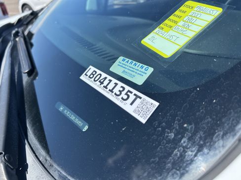 Used 2020 Chevrolet Trax LT w/ LT Convenience Package image 15