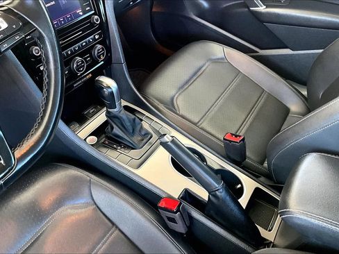 Used 2020 Volkswagen Passat 2.0T R-Line FWD image 15