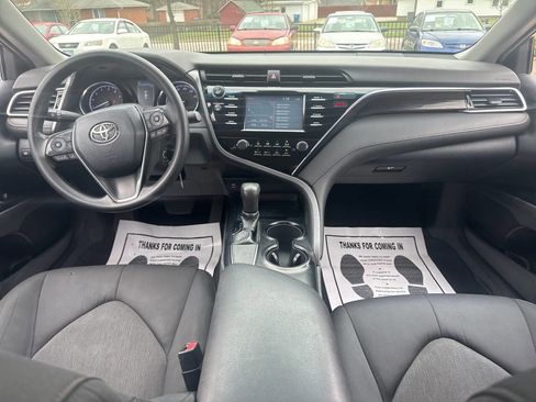 Used 2018 Toyota Camry LE image 9