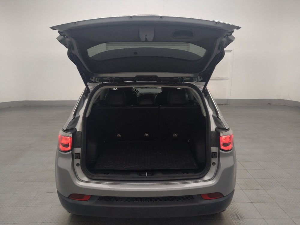 Used 2018 Jeep Compass Latitude w/ Popular Equipment Group FWD image 29