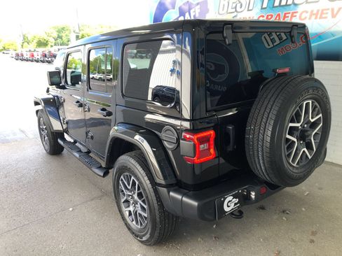 Used 2024 Jeep Wrangler Unlimited Sahara w/ Technology Group AWD/4WD image 6