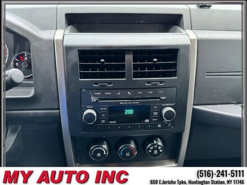 Used 2012 Jeep Liberty Sport image 16