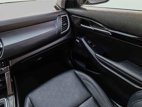 Certified 2024 Kia Seltos SX w/ SX Sunroof Package AWD/4WD image 18