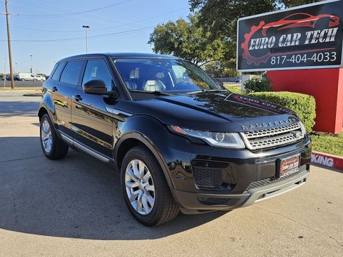 Used 2018 Land Rover Range Rover Evoque SE image 6