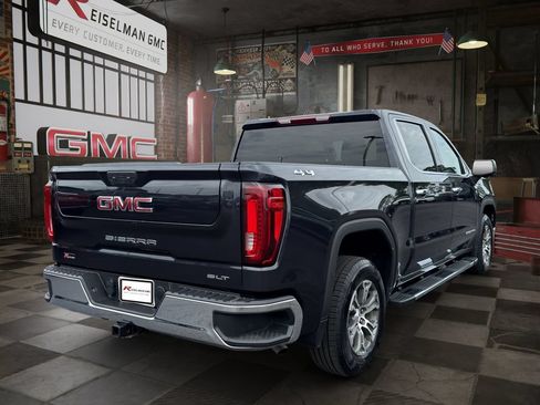 Certified 2025 GMC Sierra 1500 SLT AWD/4WD image 3