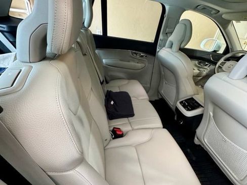 Used 2020 Volvo XC90 T6 Momentum w/ Protection Package Premier AWD/4WD image 6