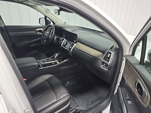 Used 2023 Kia Sorento X-Line EX image 16