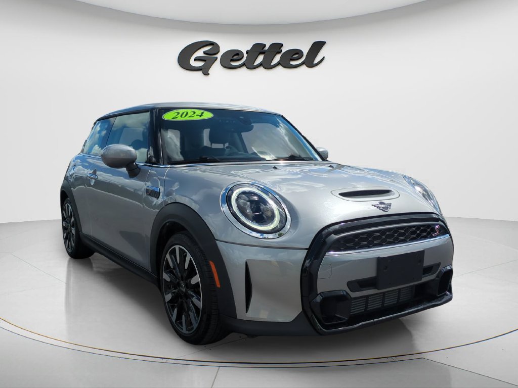 Used 2024 MINI Cooper S w/ Signature Upholstery Package FWD image 3