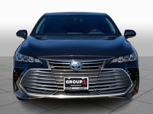 Used 2019 Toyota Avalon XLE image 3