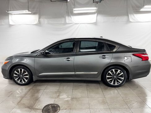 Used 2017 Nissan Altima 2.5 SV FWD image 3