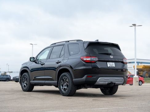 New 2025 Honda Pilot TrailSport image 5