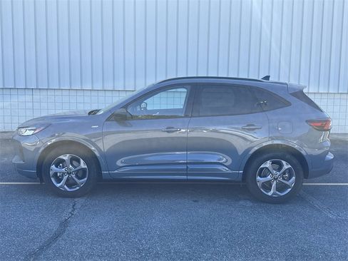 Used 2023 Ford Escape ST-Line w/ Tech Pack #1 image 4